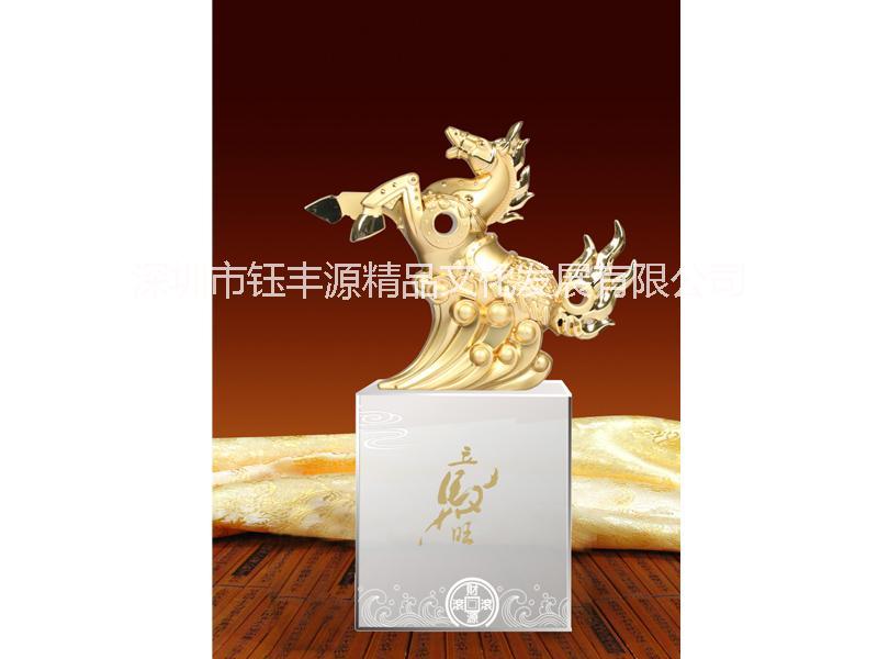 立马旺合金礼品+高档水晶底座图片