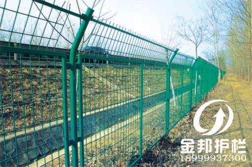 公路護欄網(wǎng)、機場護欄網(wǎng)圖片