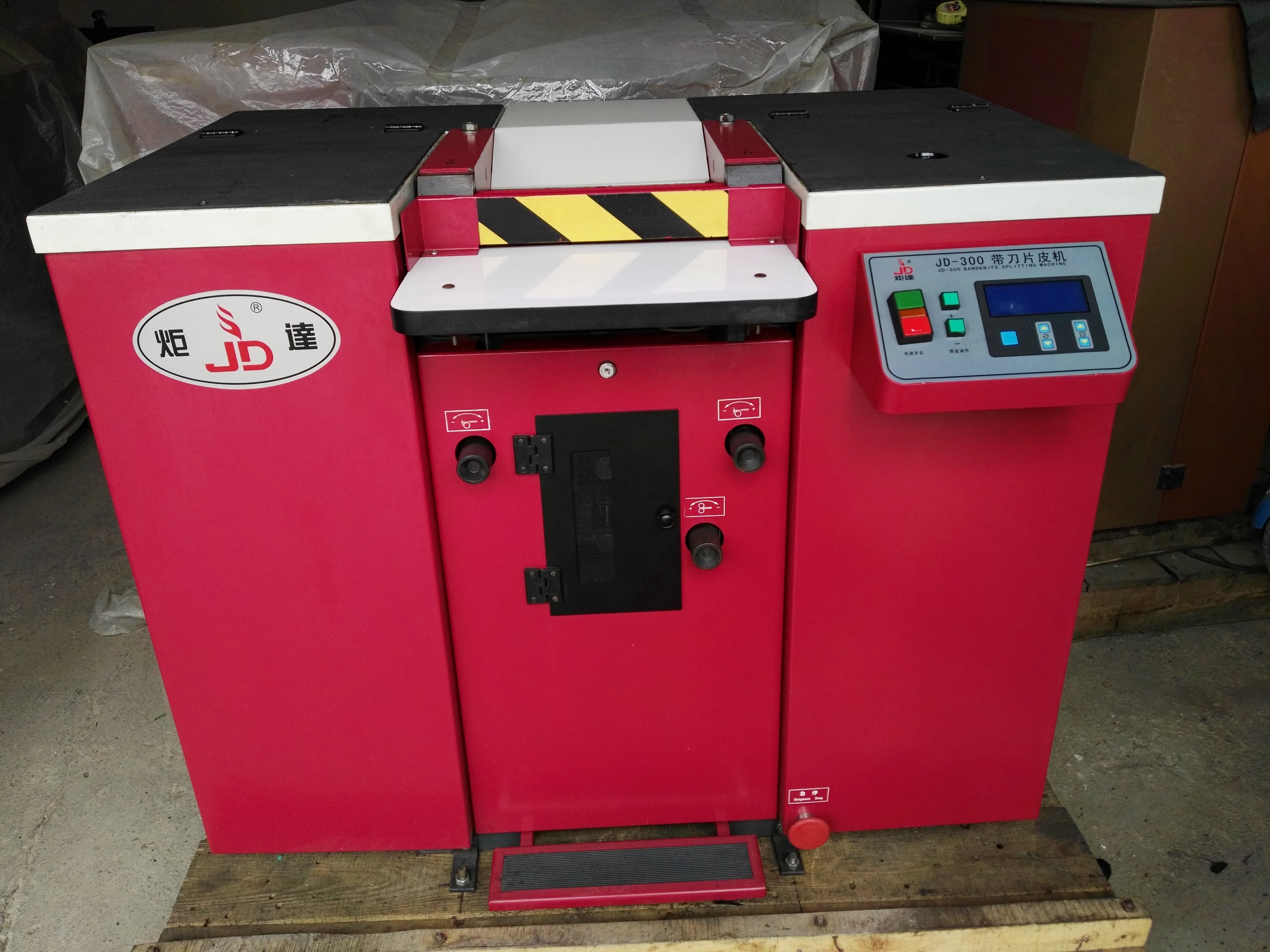 供應(yīng)河南全新片皮機(jī)廠家報(bào)價(jià)。皮帶片皮