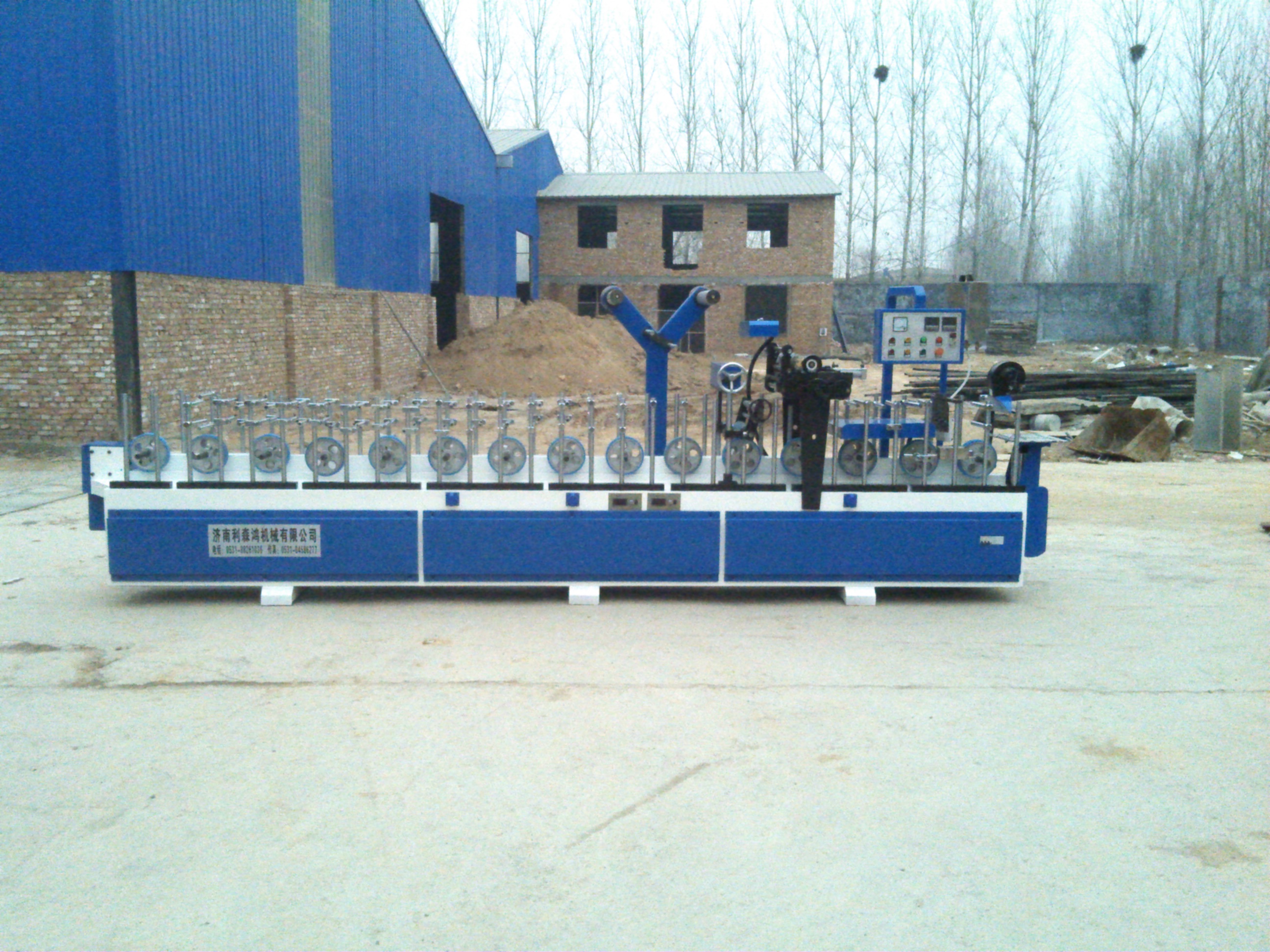 山東線條包覆機(jī)生產(chǎn)基地林木機(jī)械