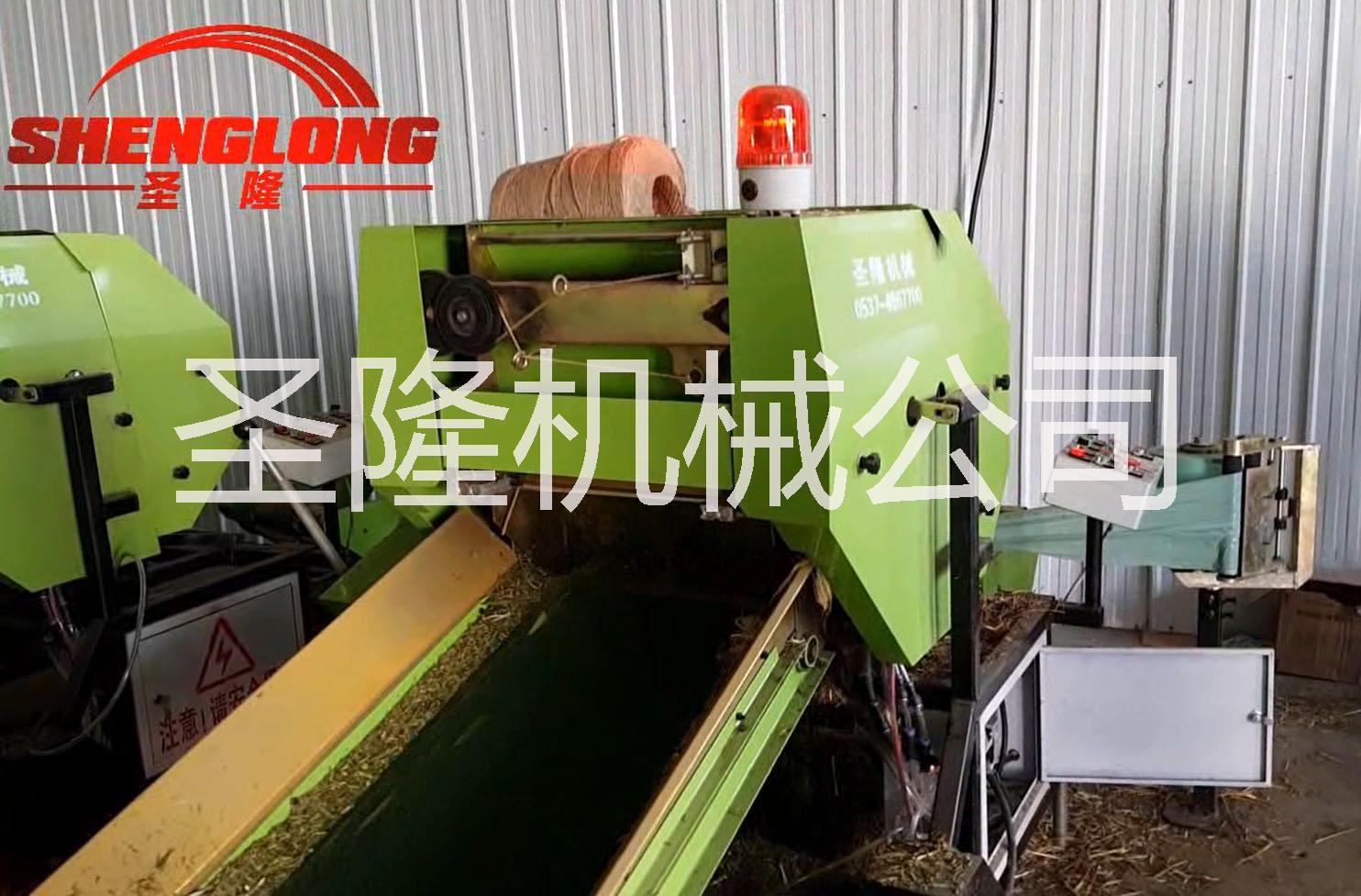 全自動(dòng)青貯打捆機(jī)圖片