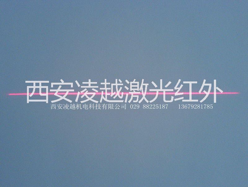 砖厂、印刷电路板用红光一字线激光图片