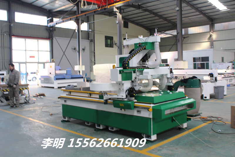 供應(yīng)北京吸塑門板雕刻機-加工中心