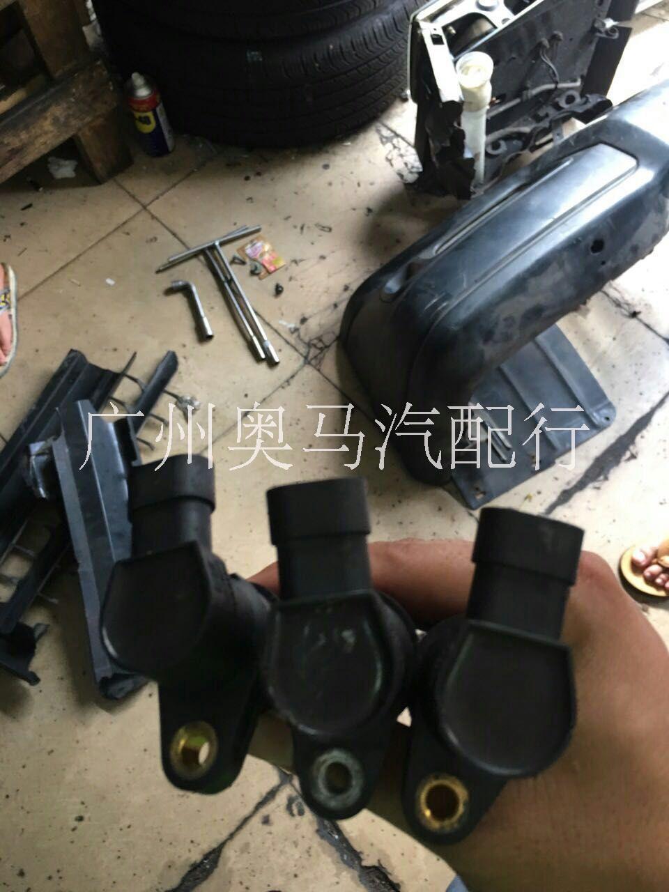 供應(yīng)廣州奔馳C200水箱，奔馳C200水箱直銷(xiāo)，奔馳C200水箱報(bào)價(jià)