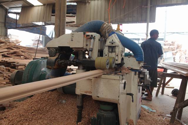 實(shí)木樓梯生產(chǎn)圖片/實(shí)木樓梯生產(chǎn)樣板圖 (2)