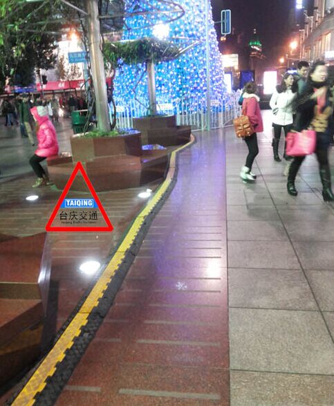 單孔電纜護(hù)線板的廠家圖片