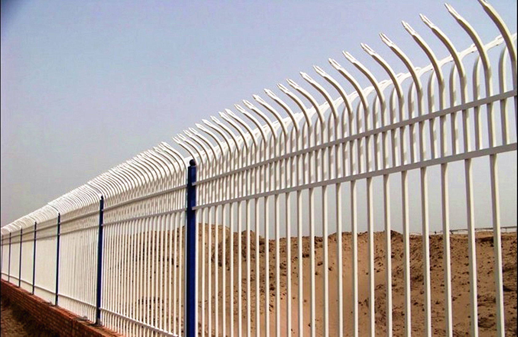 廠家供應(yīng)，鋅鋼圍墻護(hù)欄，防攀爬廠圖片