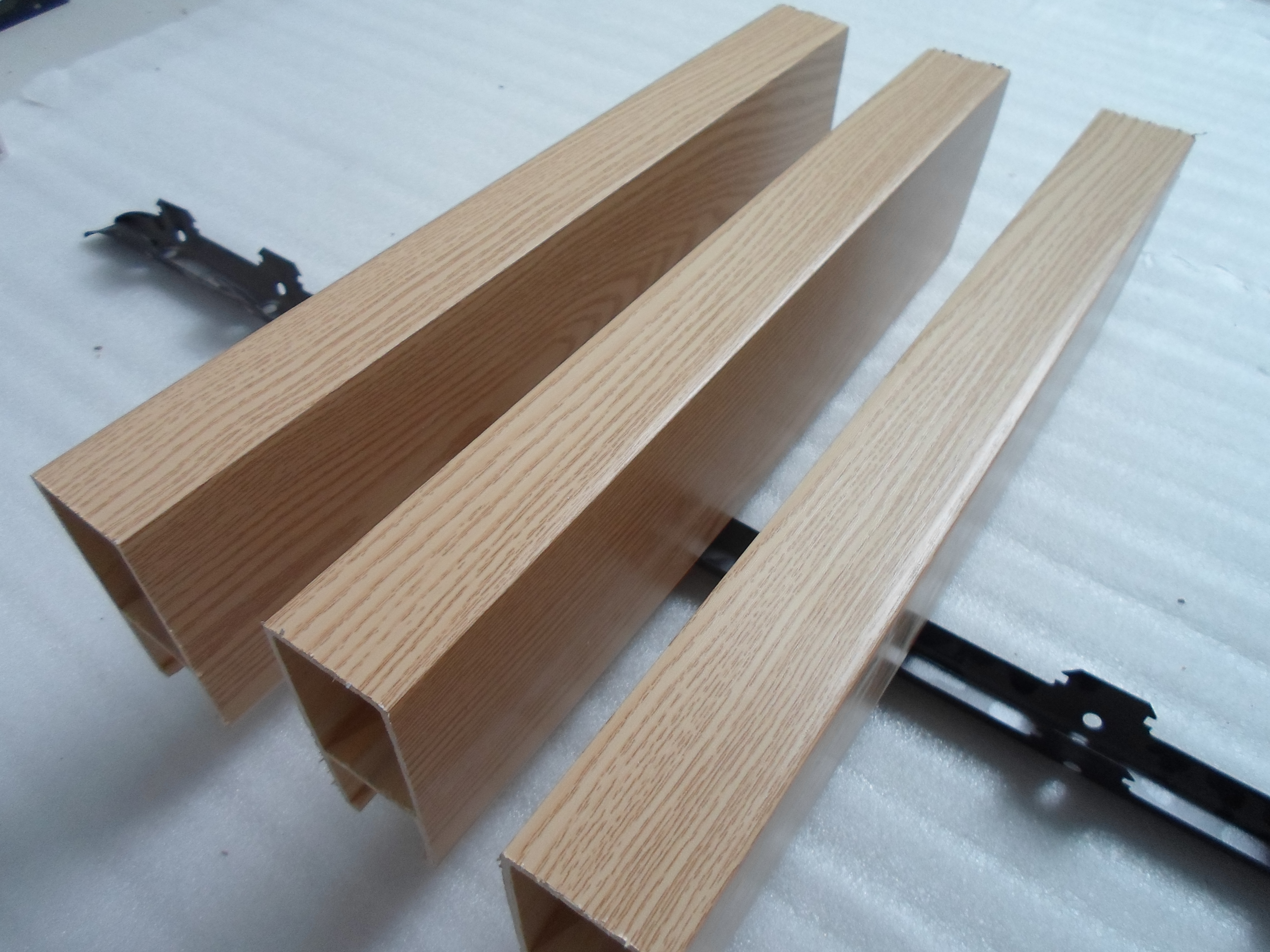 生態(tài)木覆膜100*40天花吊頂