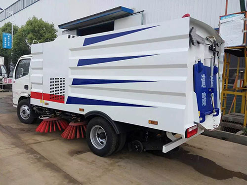 出售各品牌掃路車、灑水車、吸糞車圖片