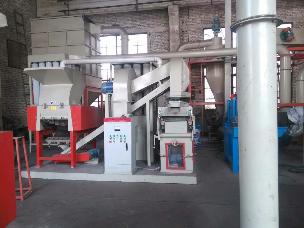 鋁塑分離設(shè)備 鋁塑分離機(jī) 專業(yè)針對鋁塑板藥板軟包裝分離的利器 歡迎咨詢