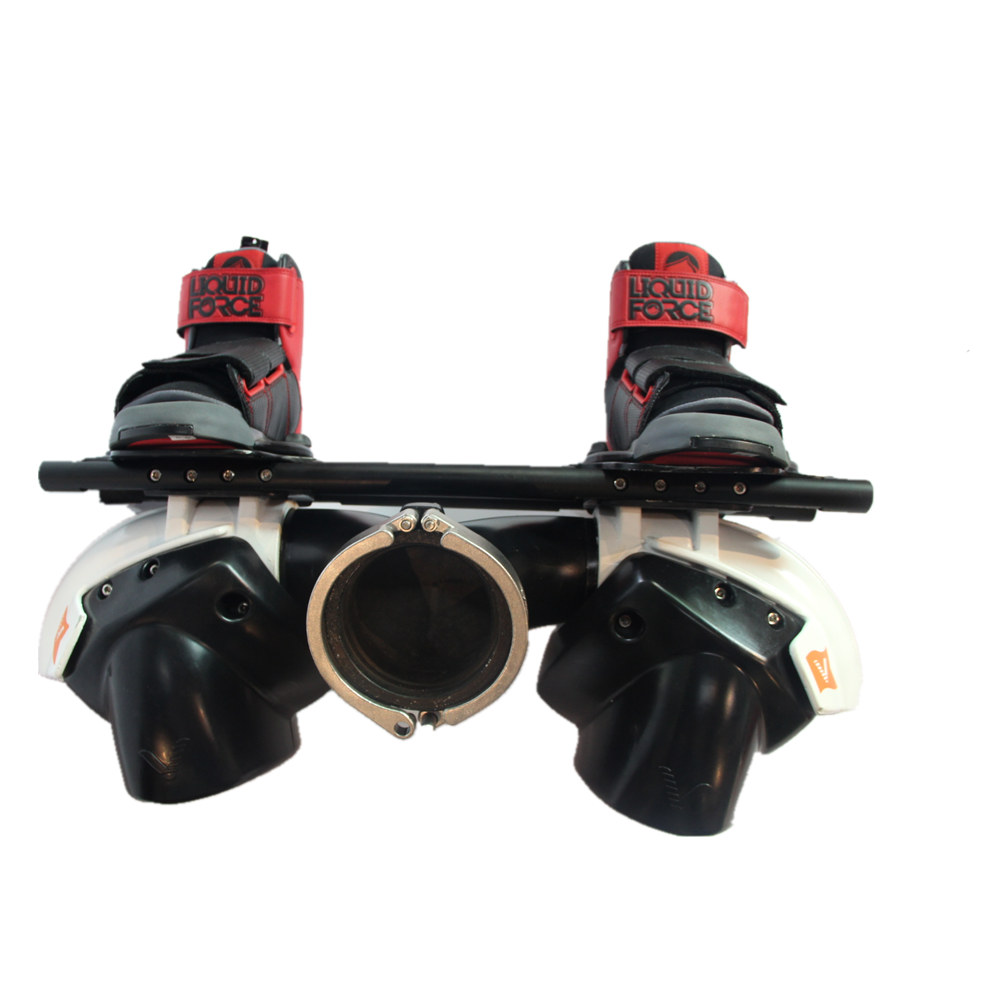 廠家供應(yīng)摩托艇水上飛人圖片