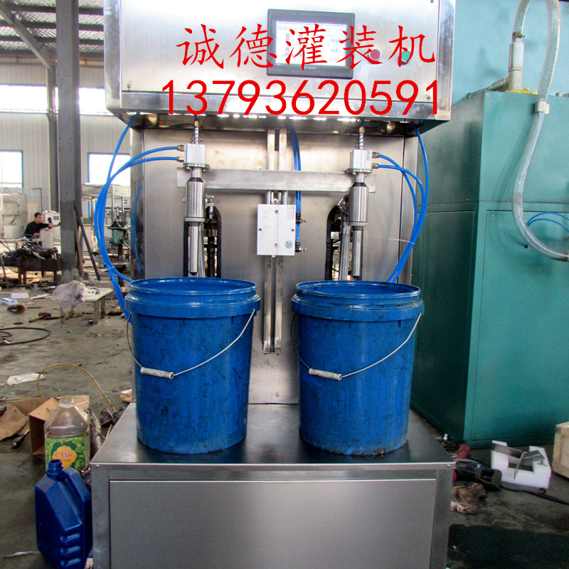山東玉米油灌裝機(jī) 食用油灌裝設(shè)備圖片