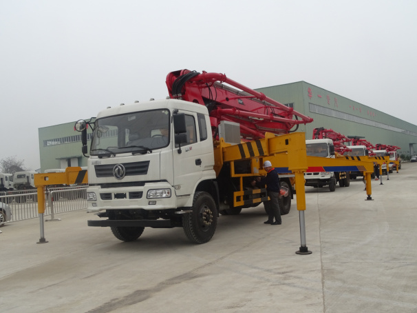 混凝土臂架泵車圖片/混凝土臂架泵車樣板圖 (2)