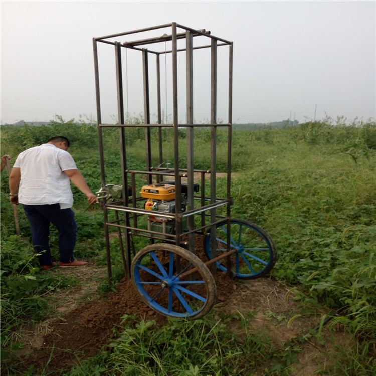 四腳架挖坑機(jī)圖片