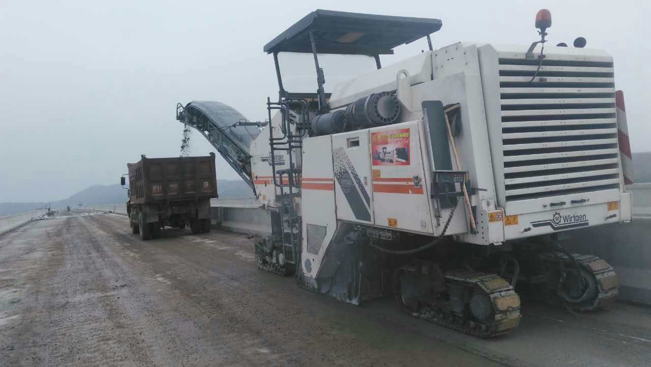 銑刨機(jī)出租圖片/銑刨機(jī)出租樣板圖 (3)