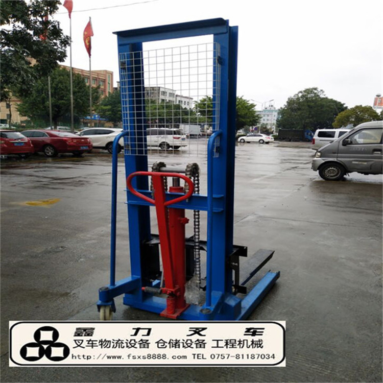 1噸槽鋼扦腳式液壓堆高車圖片