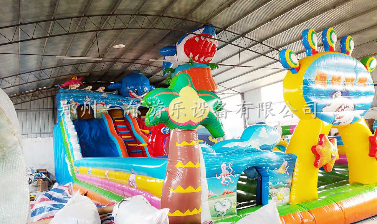 熊大熊二充氣大滑梯現(xiàn)貨室內(nèi)充氣城堡