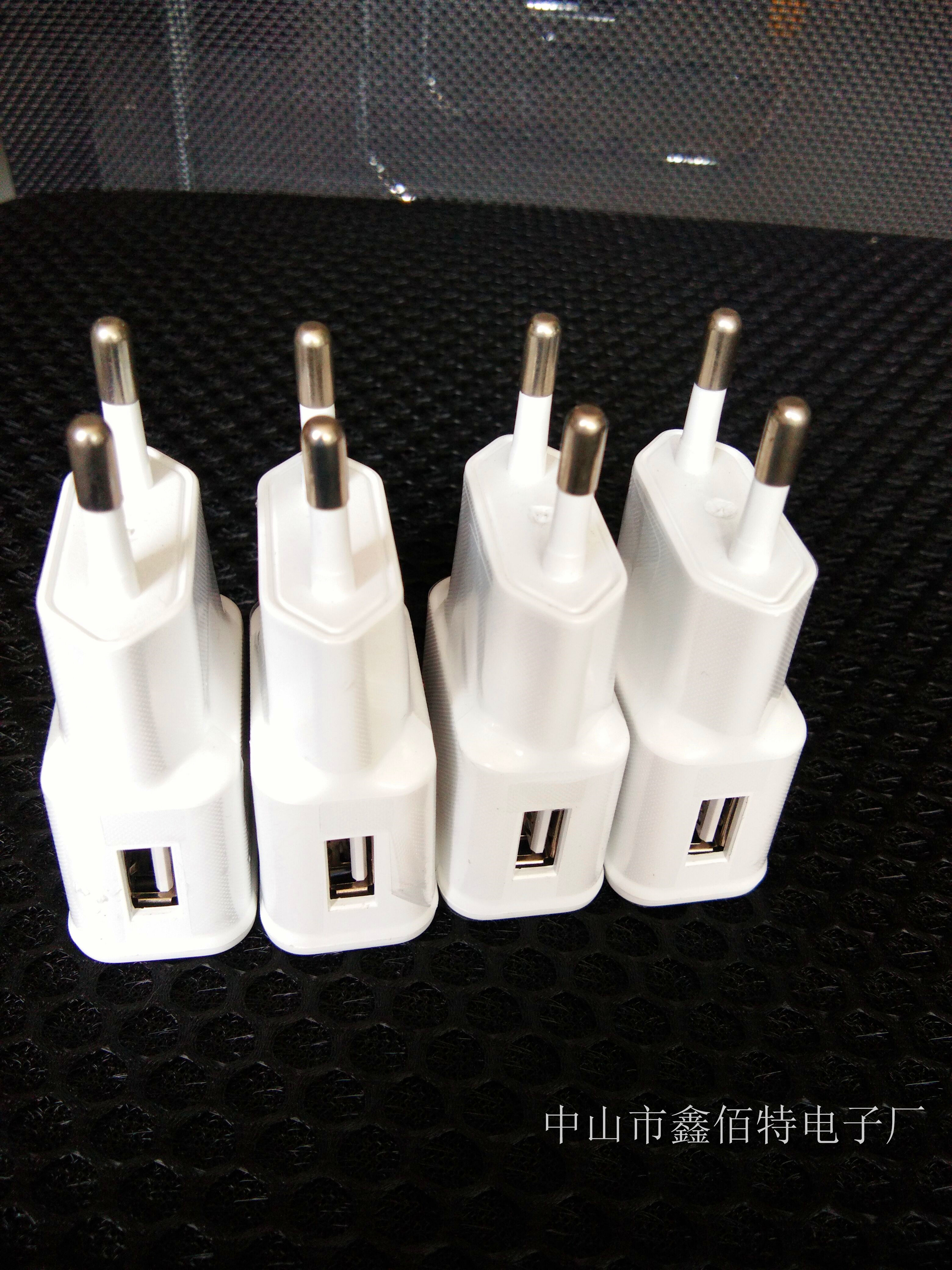 手機(jī)充電器高抬腳單USB直充5V圖片/手機(jī)充電器高抬腳單USB直充5V樣板圖 (4)