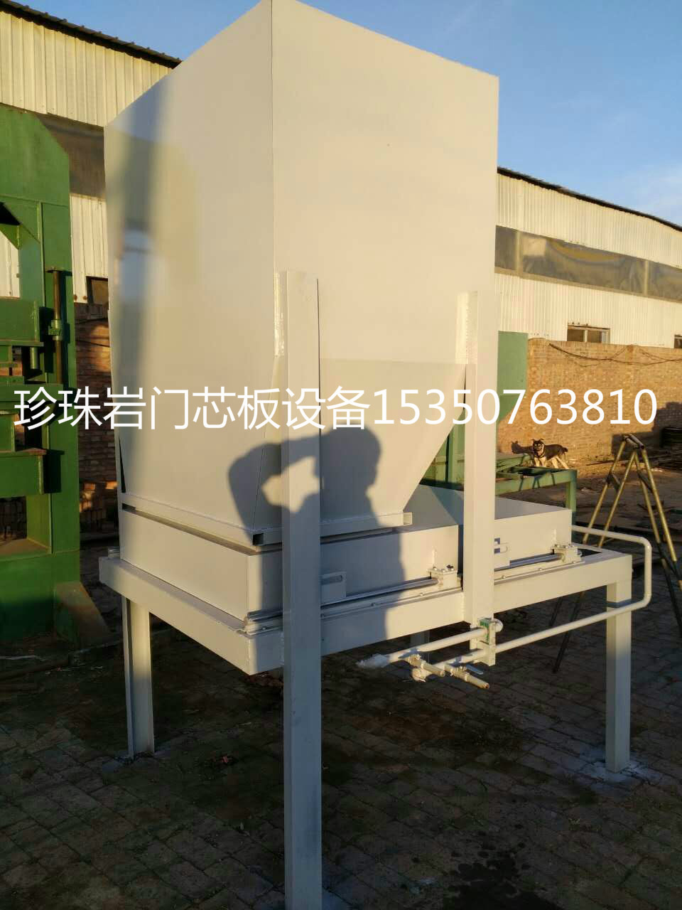 珍珠巖保溫板設(shè)備圖片/珍珠巖保溫板設(shè)備樣板圖 (2)