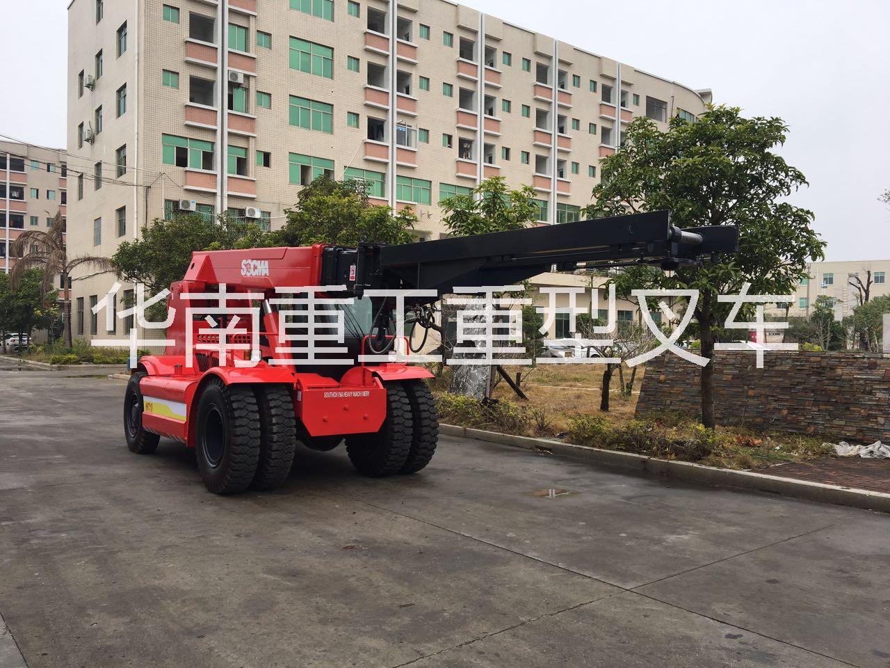 石材炮车 11吨石材吊装车福建华南重工厂家供应石材伸缩臂吊装车