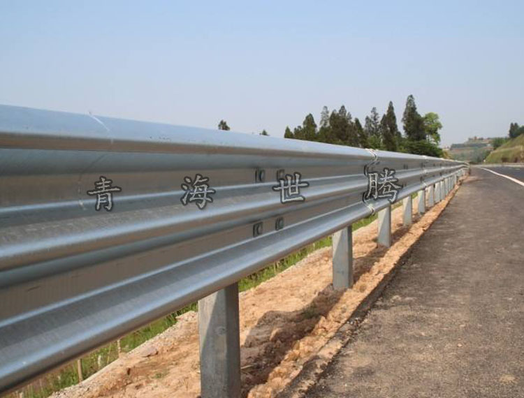 波形護(hù)欄圖片/波形護(hù)欄樣板圖 (3)