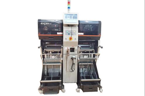 高速貼片機(jī)圖片