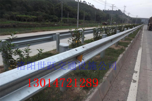 波形護(hù)欄道路護(hù)欄護(hù)欄網(wǎng)