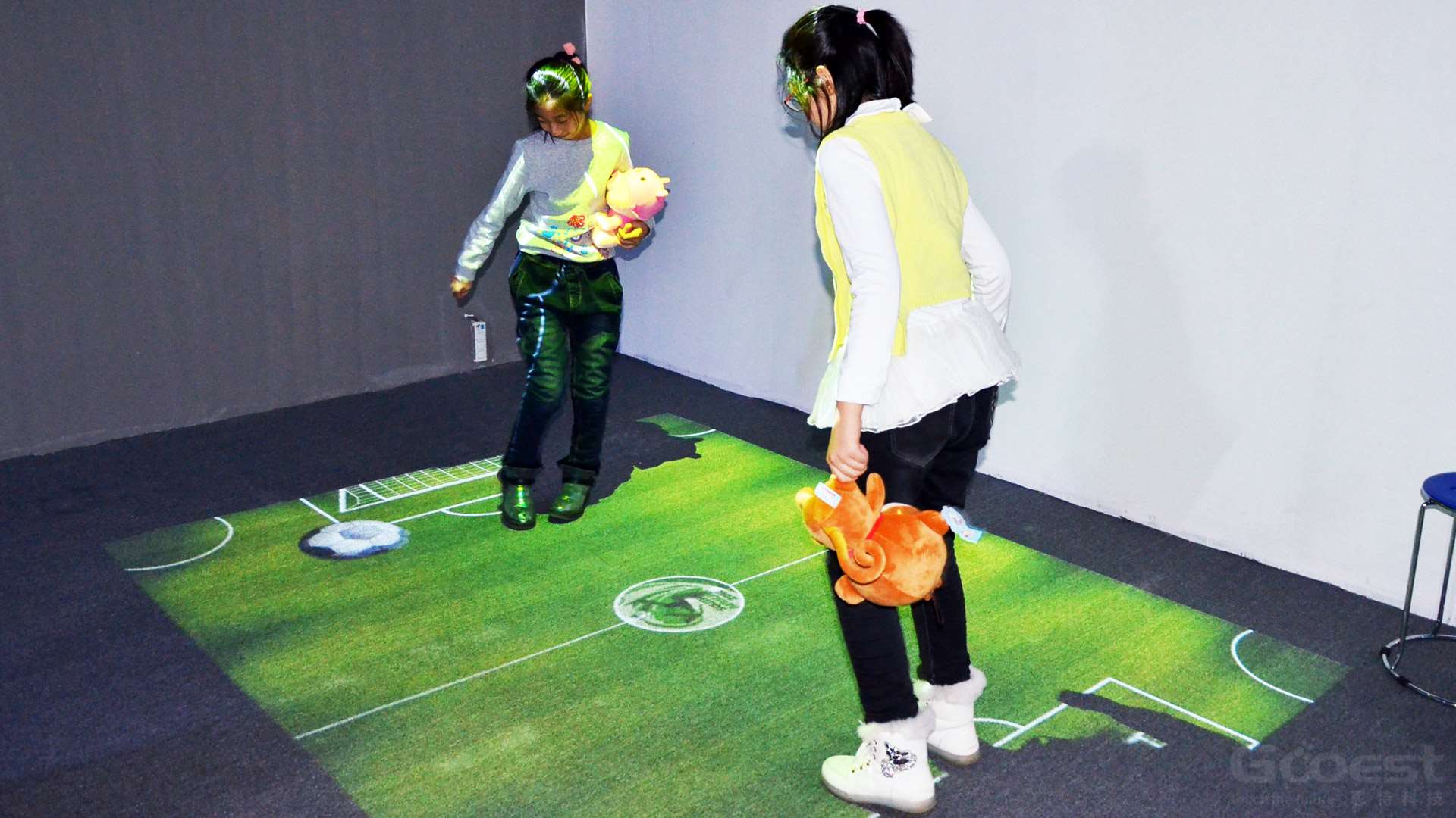 地面互動投影設備思特科技