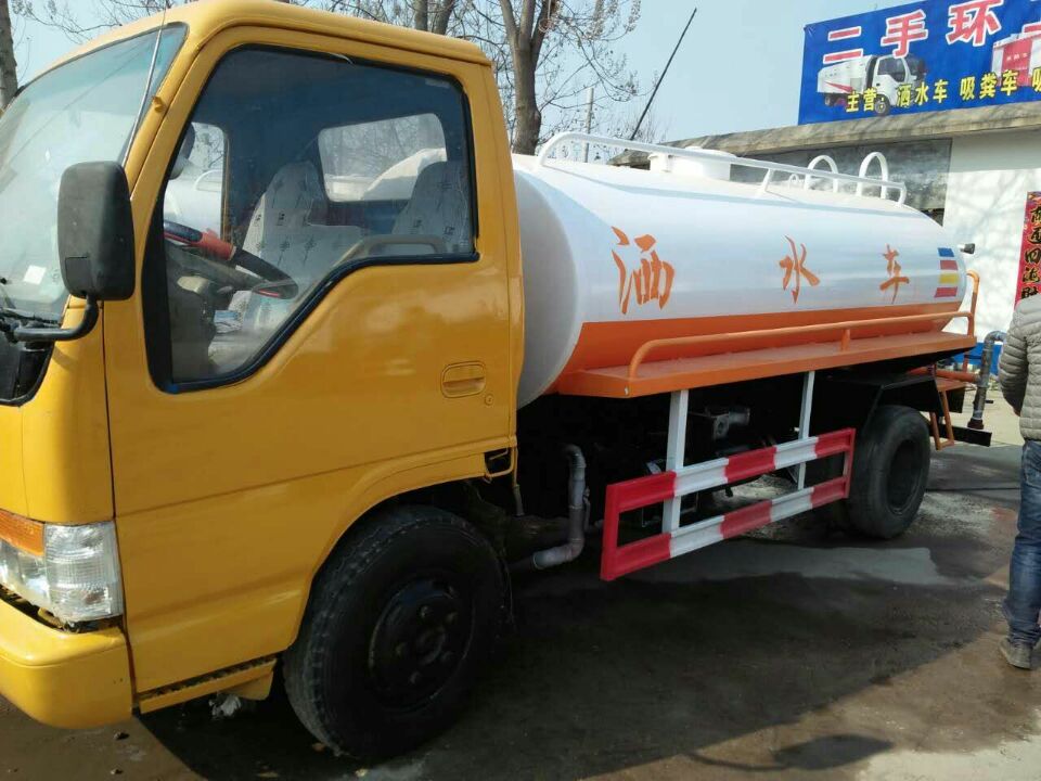 市政環(huán)衛(wèi)灑水車商行，市政環(huán)衛(wèi)灑水車多少錢
