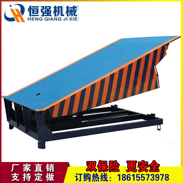 月臺(tái)裝卸板圖片