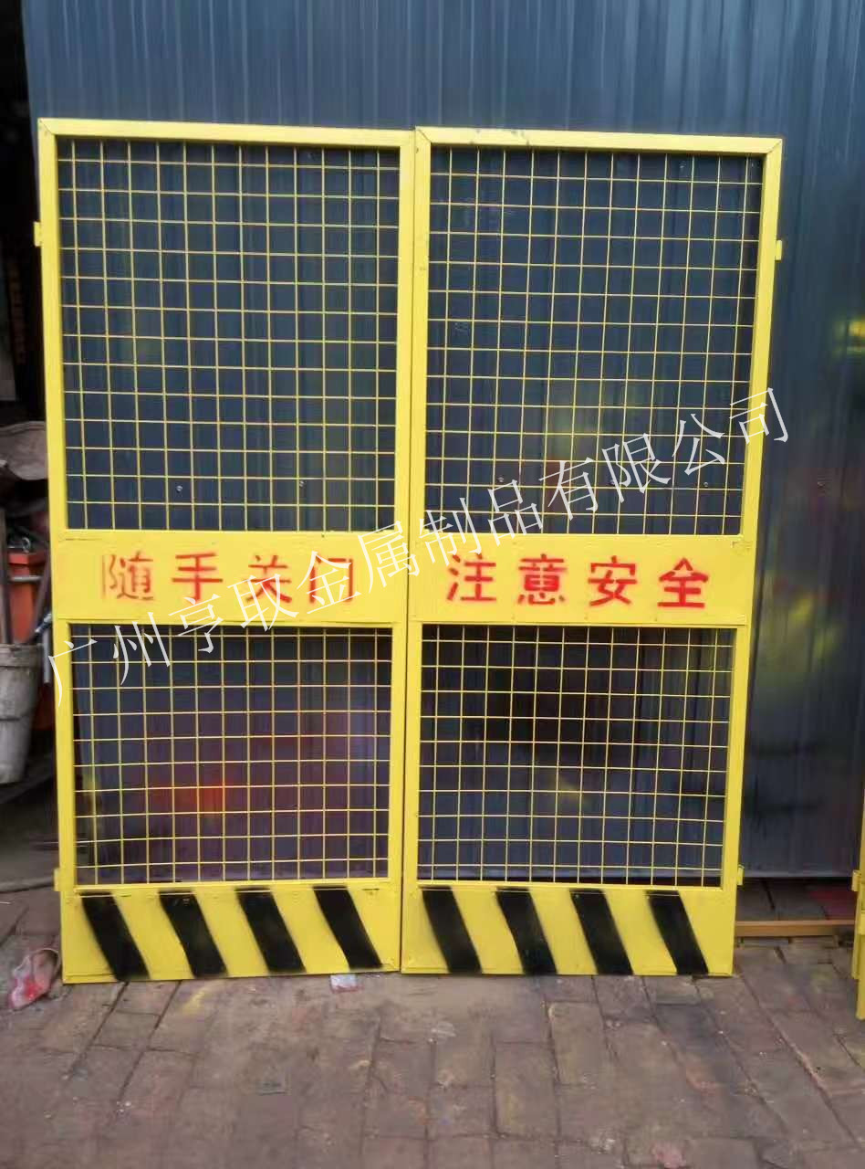 電梯門 廠家直銷鋼板網(wǎng)電梯門 電梯井圍擋 耐腐蝕 耐高溫