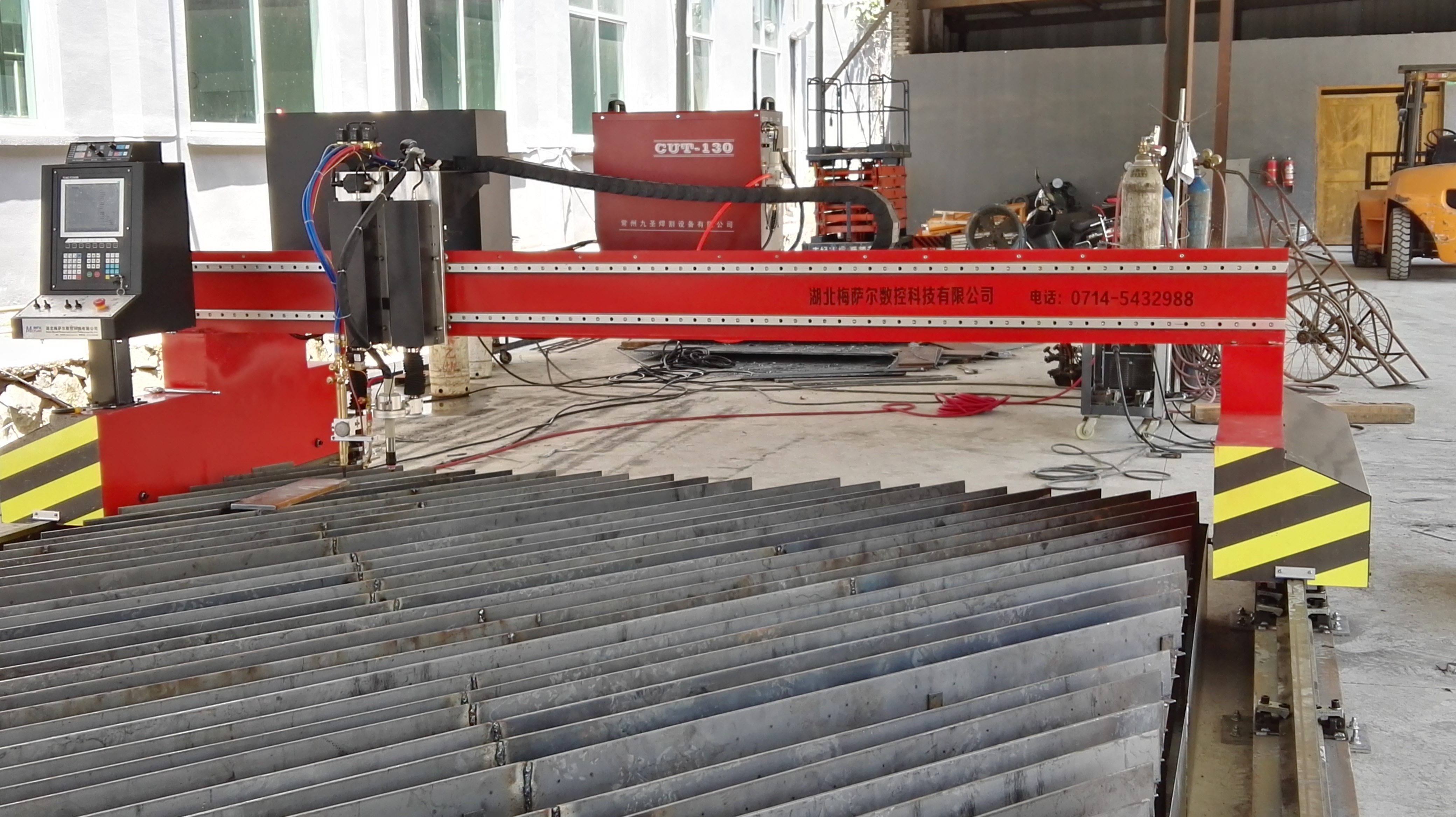 新型數控龍門自動式等離子切割機圖片