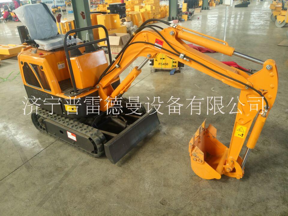 小型溝渠挖掘機(jī)