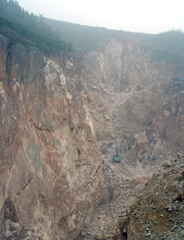 新宁县锑矿开采供应  矿山开采