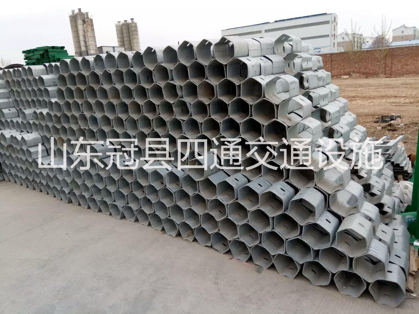 護(hù)欄板配件價(jià)格兩波防阻塊噴塑