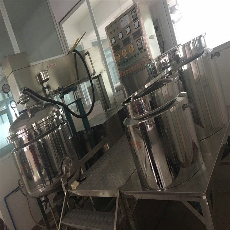 真空均質(zhì)乳化機(jī)圖片/真空均質(zhì)乳化機(jī)樣板圖 (1)