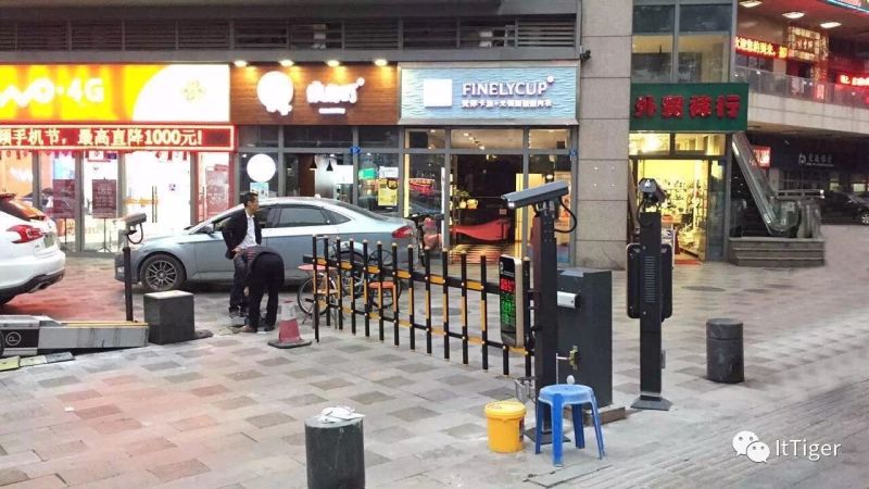 車牌識別收費系統(tǒng)圖片/車牌識別收費系統(tǒng)樣板圖 (2)