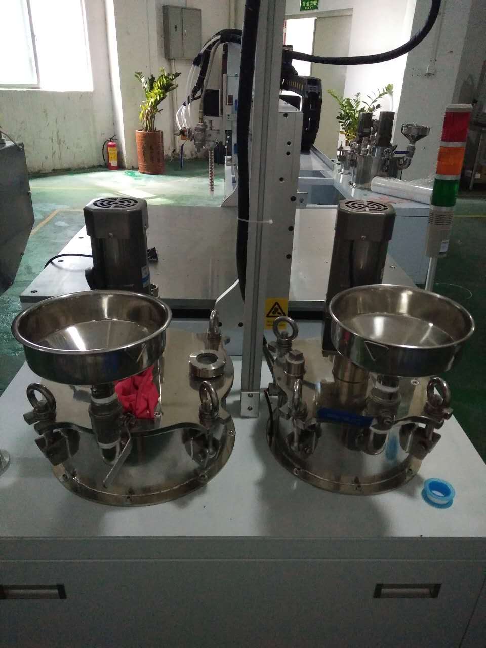 無(wú)溶劑混膠機(jī) Ab膠多功能灌膠圖片/無(wú)溶劑混膠機(jī) Ab膠多功能灌膠樣板圖 (4)