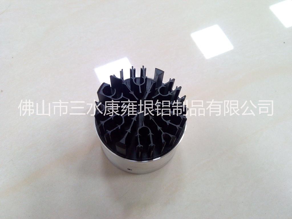 質(zhì)量鍛壓LED燈具散熱器煙灰缸圖片/質(zhì)量鍛壓LED燈具散熱器煙灰缸樣板圖 (1)