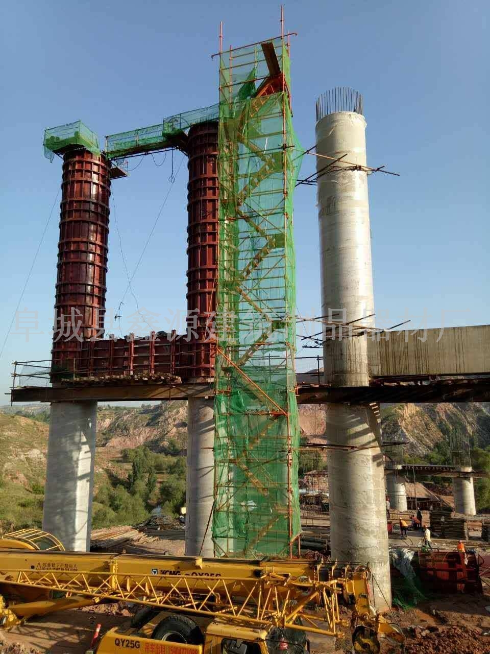 建筑安全爬梯安裝圖片