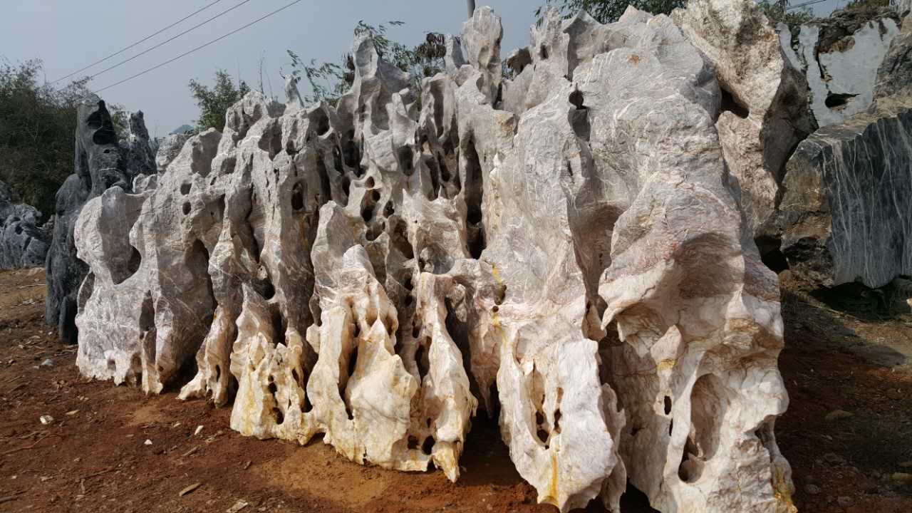 英德景觀石 景觀石廠家 景觀石價(jià)格 園林景觀石 太湖石景觀石 英德景觀石廠家 景觀石制作 園林景觀石廠家 假山石