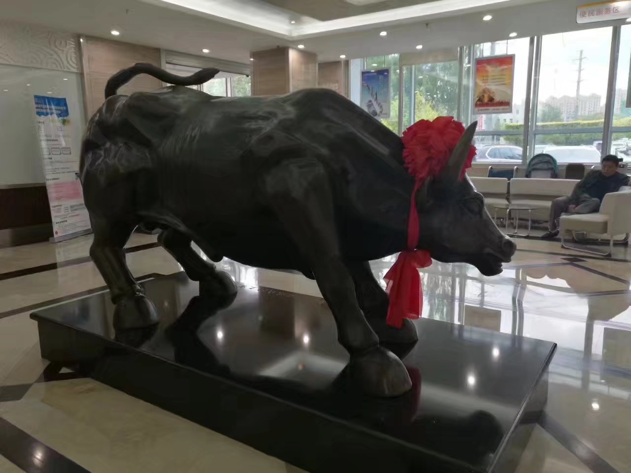 華爾街牛雕塑圖片/華爾街牛雕塑樣板圖 (3)