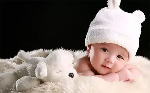 如何選擇育兒嫂育兒師？圖片