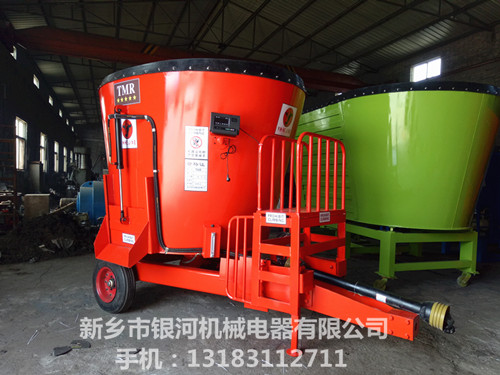 拖拉機(jī)牽引式TMR飼料攪拌機(jī)出口
