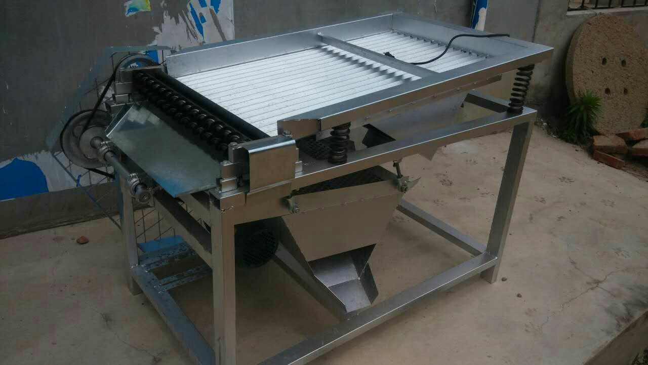 江蘇專業(yè)生產(chǎn)毛豆剝殼機(jī)廠家，江蘇哪里有毛豆剝殼機(jī)廠家，江蘇毛豆剝殼機(jī)定做電話