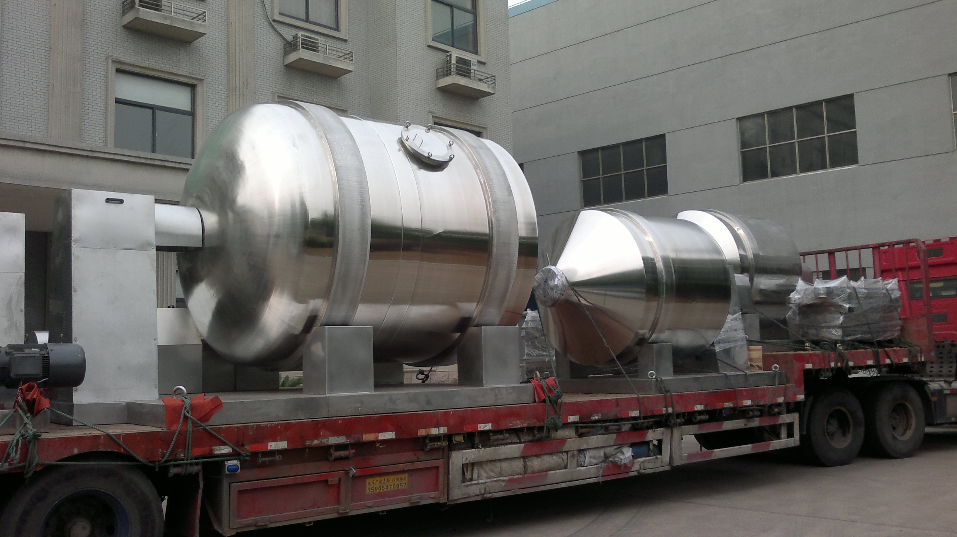 YYH系列一維運(yùn)動(dòng)混合機(jī)圖片