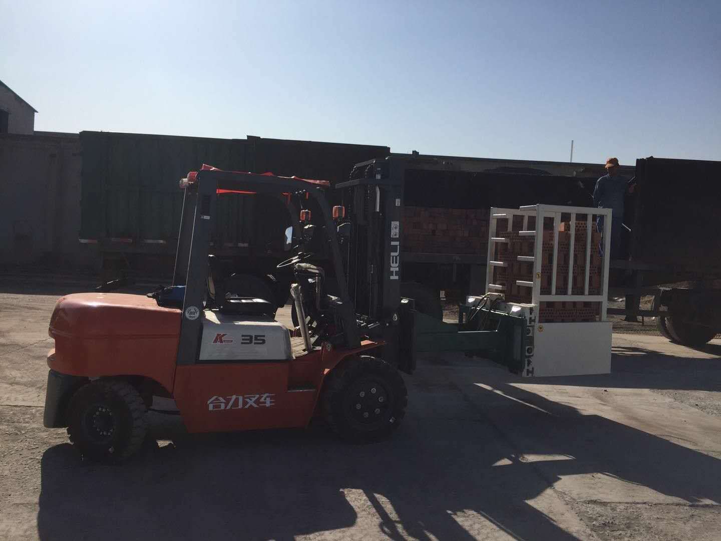 建筑*搬磚機(jī)抱磚機(jī) 蒸氧磚抱磚機(jī)