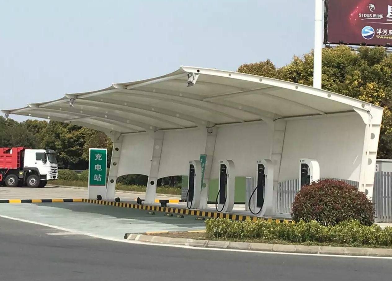 膜結(jié)構(gòu)汽車停車棚 電動車充電樁雨圖片