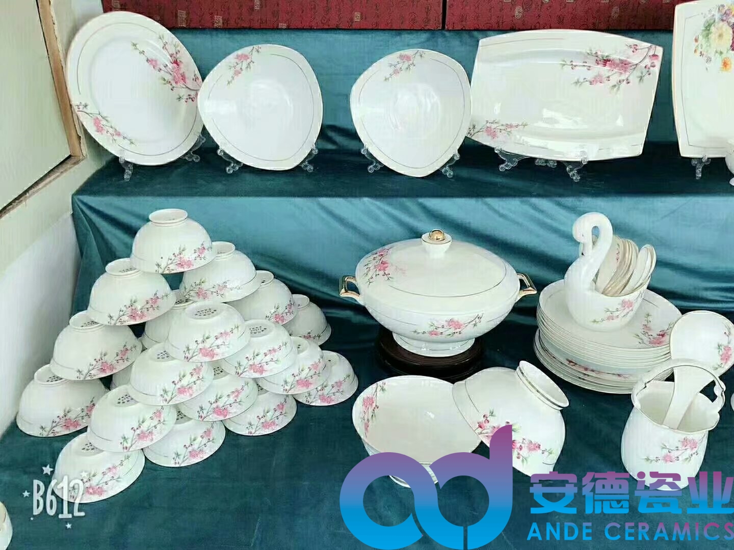 景德鎮(zhèn)陶瓷餐具批發(fā)圖片/景德鎮(zhèn)陶瓷餐具批發(fā)樣板圖 (1)