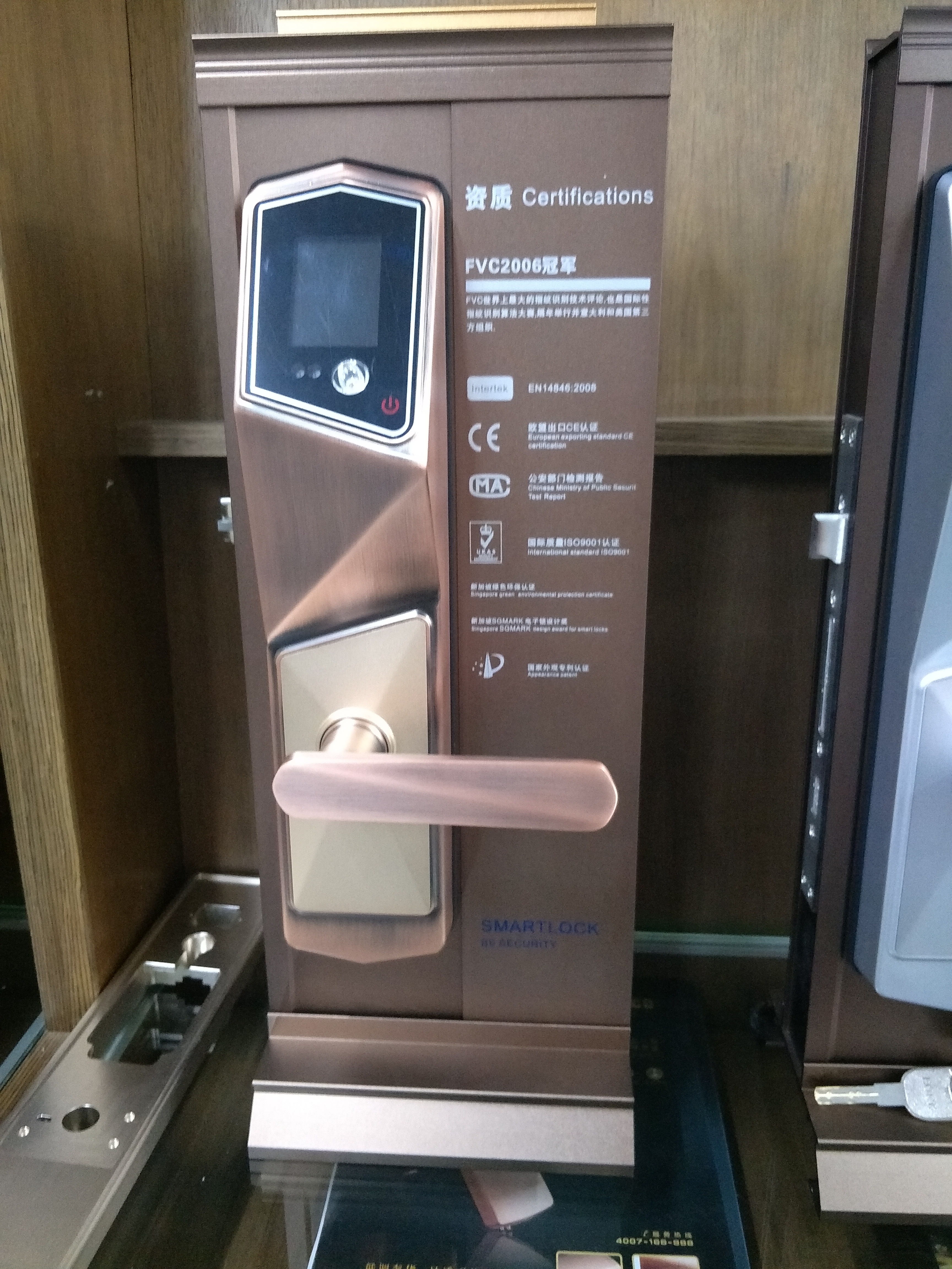 廣東人臉識(shí)別鎖廠家*經(jīng)典款人臉識(shí)別鎖掌靜脈識(shí)別鎖SV609 2018創(chuàng)意款跑車(chē)型SV610